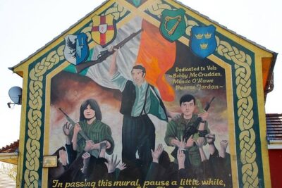 2 Hour Private Belfast Taxi Cab Tour of Troubles & Peace walls