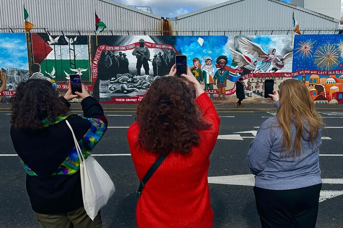 2 Hour Private Belfast Taxi Cab Tour of Troubles & Peace walls - Divis Street International Mural Wall: art with connections beyond Belfast