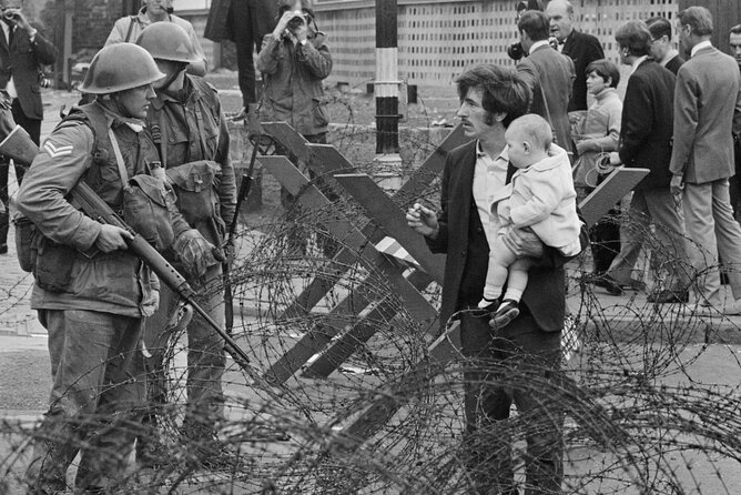 2 hours Belfast Original Drivers The Troubles Black Taxi Tour - Peace Walls: seeing how temporary barriers became part of Belfast