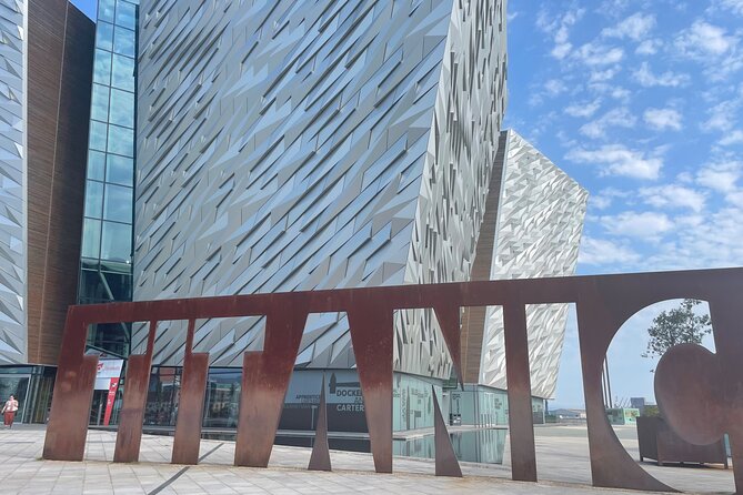 4 Hours Private Tour Discover The Best of Belfast - Stormont and Parliament Buildings: where governance takes shape