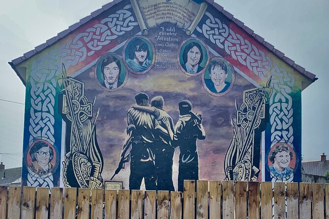 Award Winning Private 2 Hour Belfast Political Black Taxi Tour - Stop 3: Divis Street International Mural Wall and global solidarity