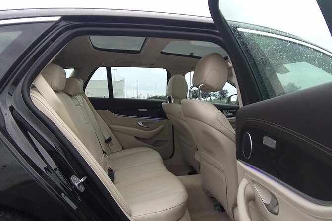 Belfast City Airport (BHD) to Belfast Accommodation - Arrival Private Transfer - Who should book this Belfast City Airport transfer