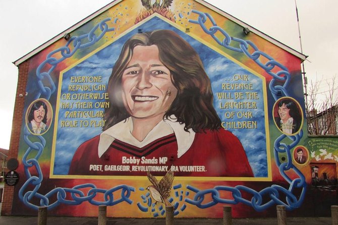 Belfast Murals Taxi Tour - What “political murals” means when you see them in person