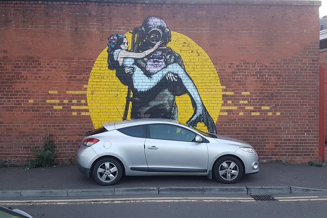 Belfast Music and Street Art Small Group Guided Experience - The Belfast Entries: narrow lanes, buskers, and bars that feel close
