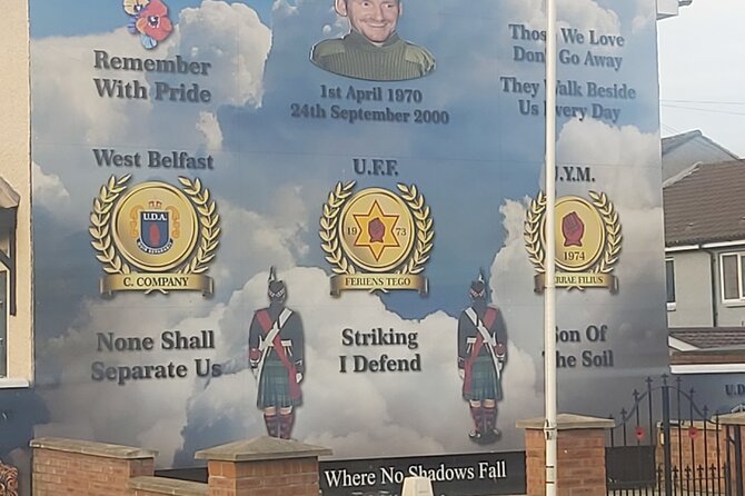 Belfast Political Conflict and Murals Tour - Entering the conversation: meeting Eddie and setting expectations