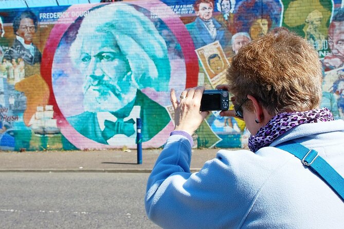 Belfast political history and mural unique private 90 min tour - Why a black-cab taxi works for Belfast’s political story