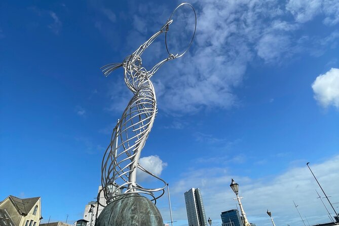 Belfast Private Walking Tour with a Local - The meeting point at Victoria Square, and how to think about the ending