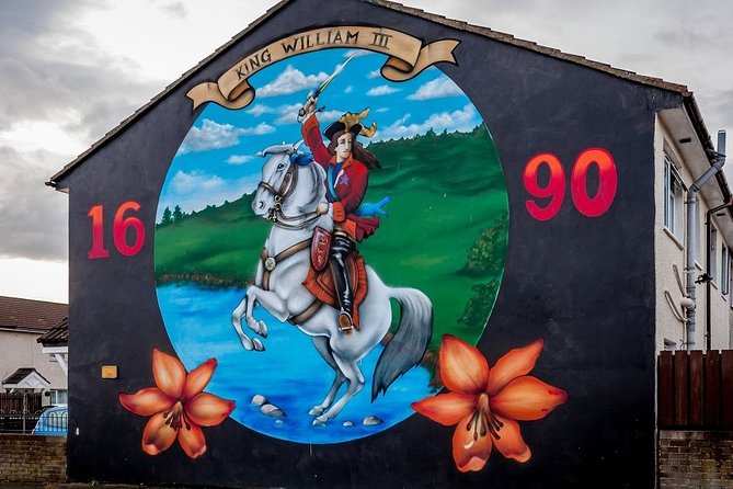 Belfast's Political Mural Taxi Tour - Stop 3: Crossing Peace Gates at the Peace Wall and Writing Your Message