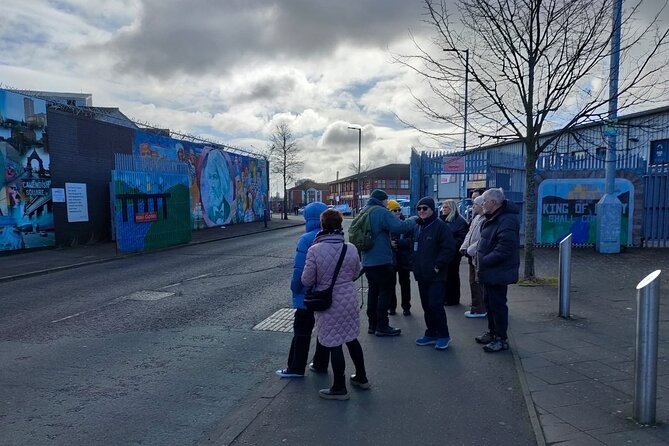 Belfast Troubles Tour: Walls and Bridges - First Presbyterian Church and the Belfast Entries: stories that complicate the easy narrative