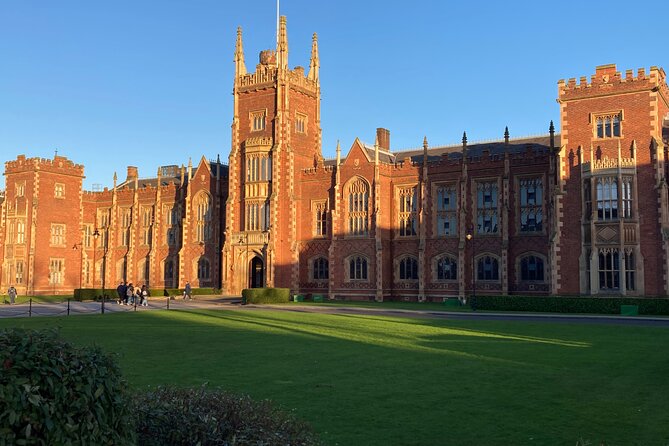 Best of Belfast Driving Taxi Tour with Political Murals - Queen’s University and the Botanic Gardens: a calmer Belfast reset