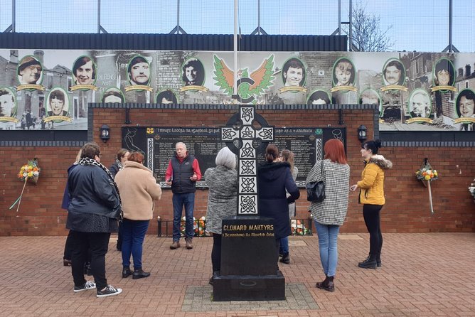 Cab Tours Belfast Famous Black Taxi Tours - Key things you will notice on this Belfast taxi tour