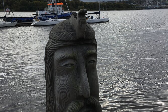 Derrie Danders: A Self-Guided Audio Tour of the Quayside and North City - The Quay Trail and the Emigration Sculptures: Where the Story Gets Personal