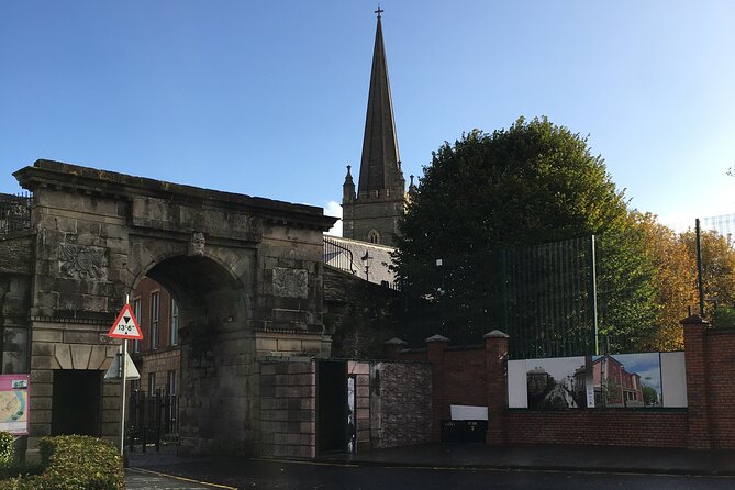 Derrie Danders: A Self-Guided Audio Tour of the Riverside and South City - The Riverside Opening: Foyle Embankment Moments