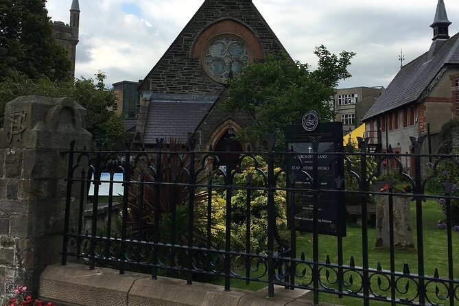 Derrie Danders: Highlights of the Walled City a Self-Guided Audio Tour - FAQ