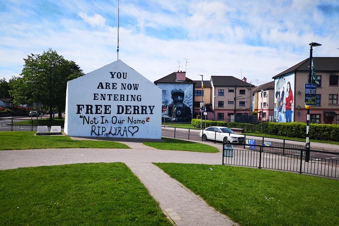 Derry City: The troubles Bogside walking tour - The Bloody Sunday Memorial stop: the civil-rights story on the ground