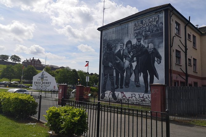 Derry City: The troubles Bogside walking tour - What this tour does well for first-timers