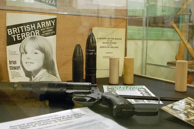 Express Terror and Peace 90 min Private Belfast Cab /Taxi Tour - Crumlin Road Gaol and Courthouse: terror has a building, not just a name