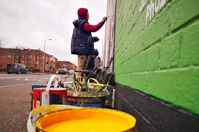 Famous 1.5 hour Belfast Murals Tour - Belfast murals and The Troubles, in 90 minutes