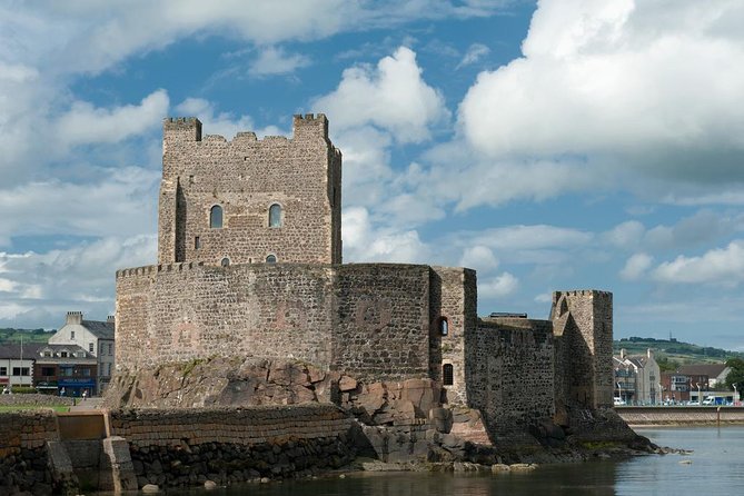Giant’s Causeway and Titanic Experience from Belfast Port - Dark Hedges and the drive-by stops that add flavor