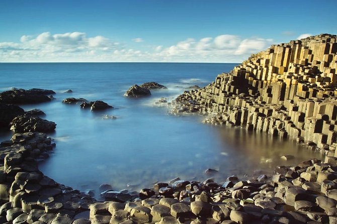 Giant's Causeway Day Tour and Belfast City Tour 1 Day Pass - Carrickfergus Castle: A Quick Start and a Handy Bathroom Stop