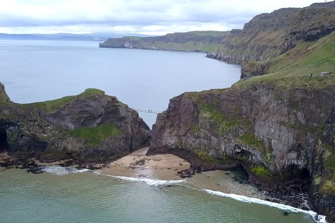 Guided Day Tour of Giant's Causeway from Belfast by Comfortable Coach - Bushmills Distillery: an easy stop with optional tastings