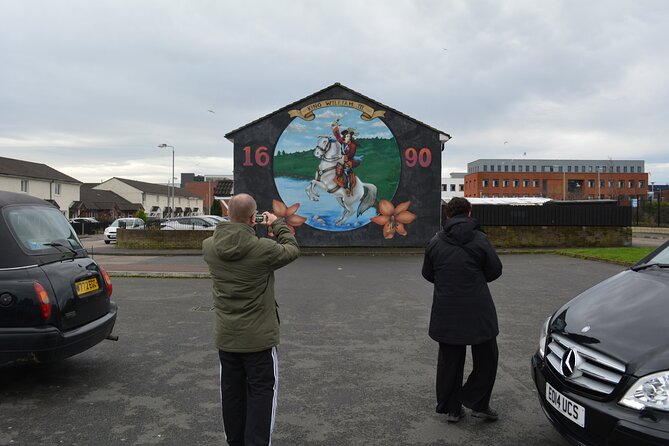 Private 1 Hour Belfast Taxi cab Tour - Stop 4: Divis and the single wall that remains