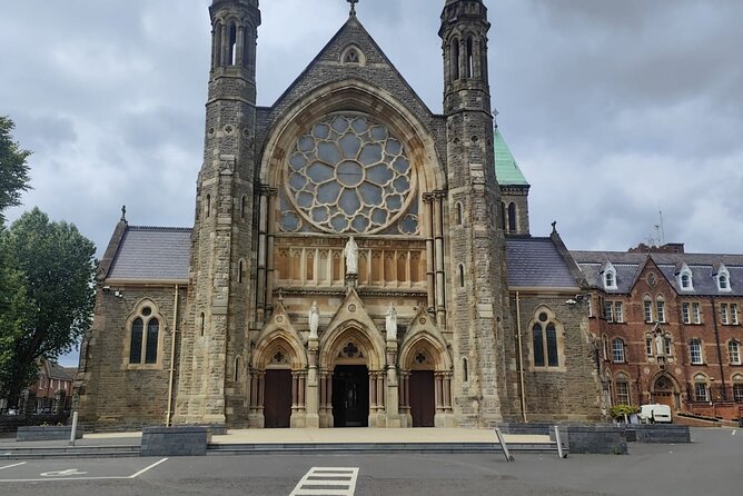 Private Belfast Black Taxi Tour - Shankill Road: seeing another community’s perspective