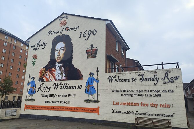 Private Belfast Black Taxi Tour - Peace walls and what they still signal today
