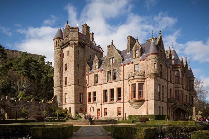 Private Belfast city & peace wall tour - A private Belfast chauffeur tour that saves you real time