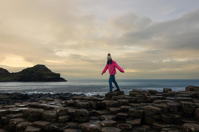 Private Giant's Causeway Day Trip and Game of Thrones Locations - Giant’s Causeway: choosing visitor centre entry or the free pathway
