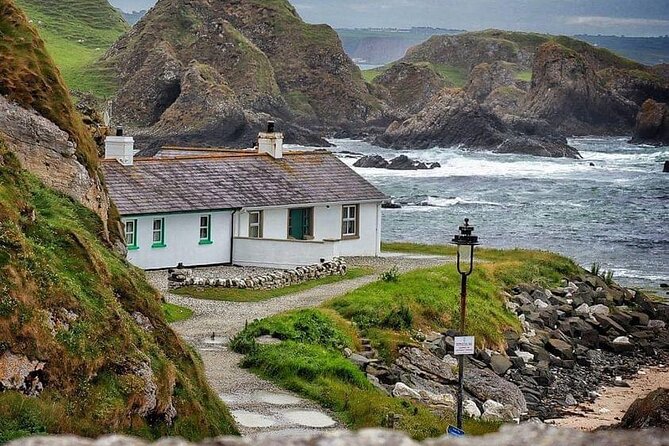 Private Giant's Causeway Day Trip and Game of Thrones Locations - Carrick-a-Rede Rope Bridge: the paid crossing that most people remember