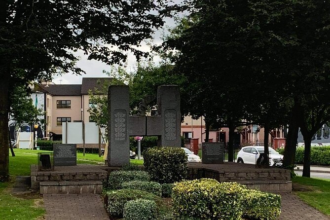 Private Guided Walking Tour in Derry City - Entering Derry through the Bogside, not the gift shop