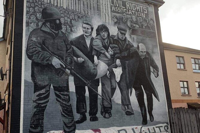 Private Guided Walking Tour in Derry City - Meeting at Derry Guildhall, ending on Rossville Street