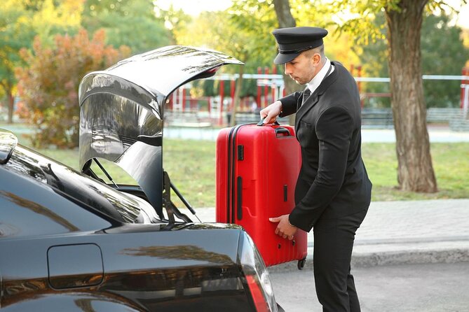 Private One-way Transfer From Belfast Int. Airport to Belfast - Who this private transfer suits best