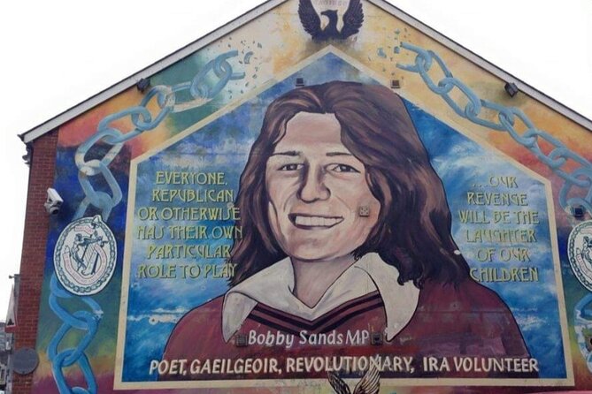 Private Political History & Murals Tour Belfast - Stop 1, the Peace Wall: walk, read, and sign