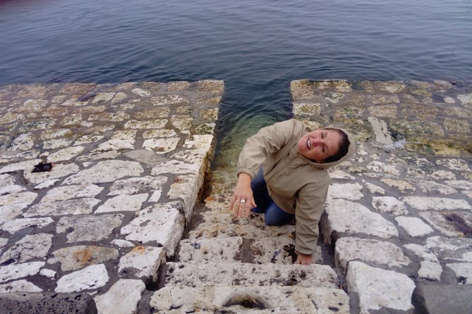 Small Group Giant's Causeway Day Tour from Belfast - Carrick-a-Rede Rope Bridge: thrilling time, plan for the extra ticket