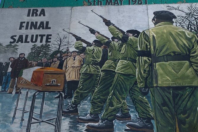 World Famous Belfast City Centre Black Cab/Taxi Tour 2 Hours - International murals on Divis Street, and the global causes that show up locally